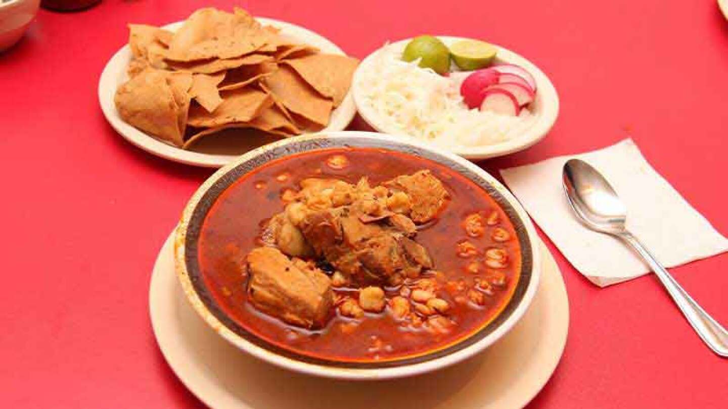 Cenar pozole en la noche de independencia es una tradición. 