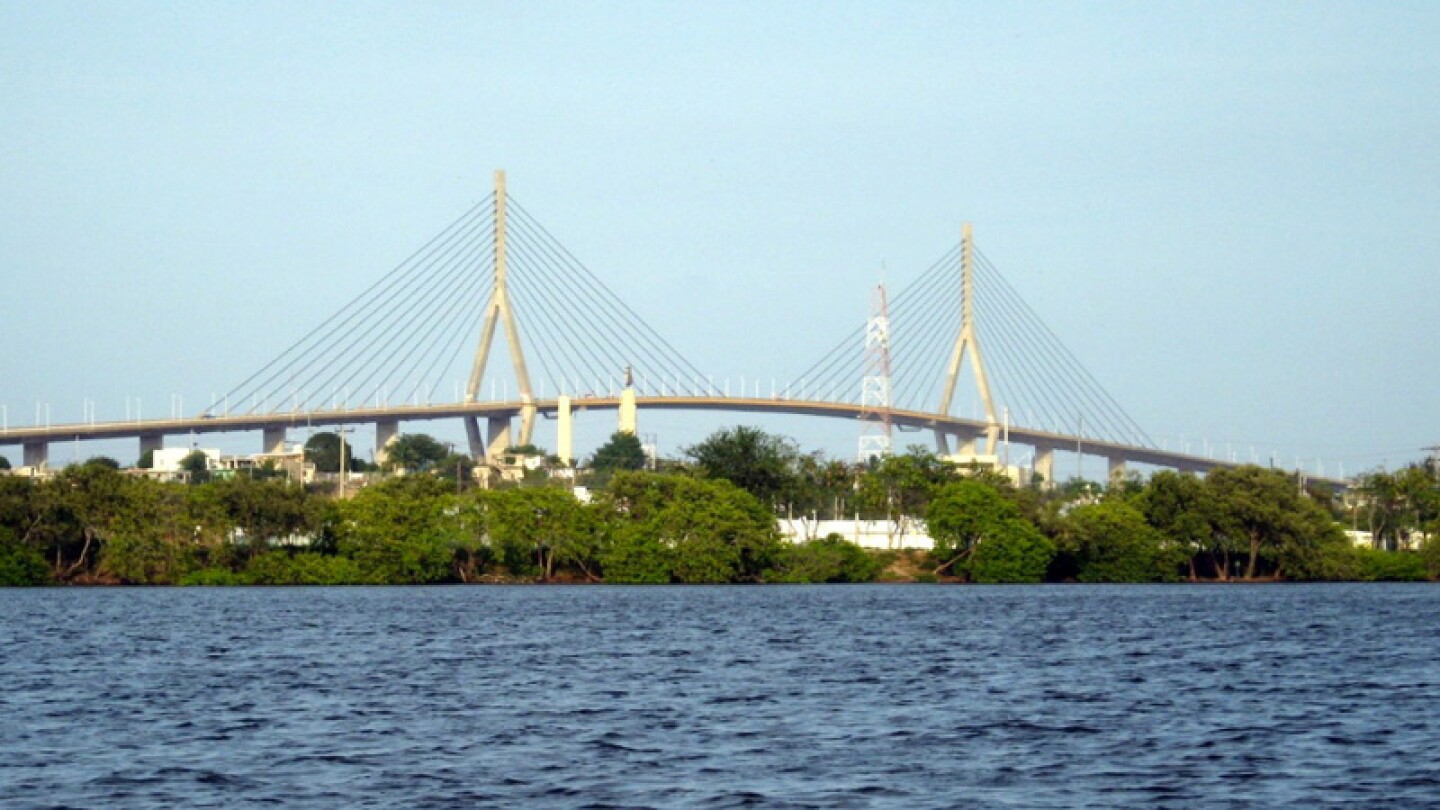 Puente Tampico.