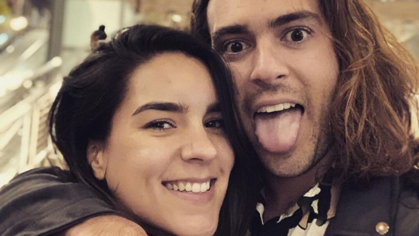 Ana Araujo y Pablo Lyle posando para redes sociales muy felices