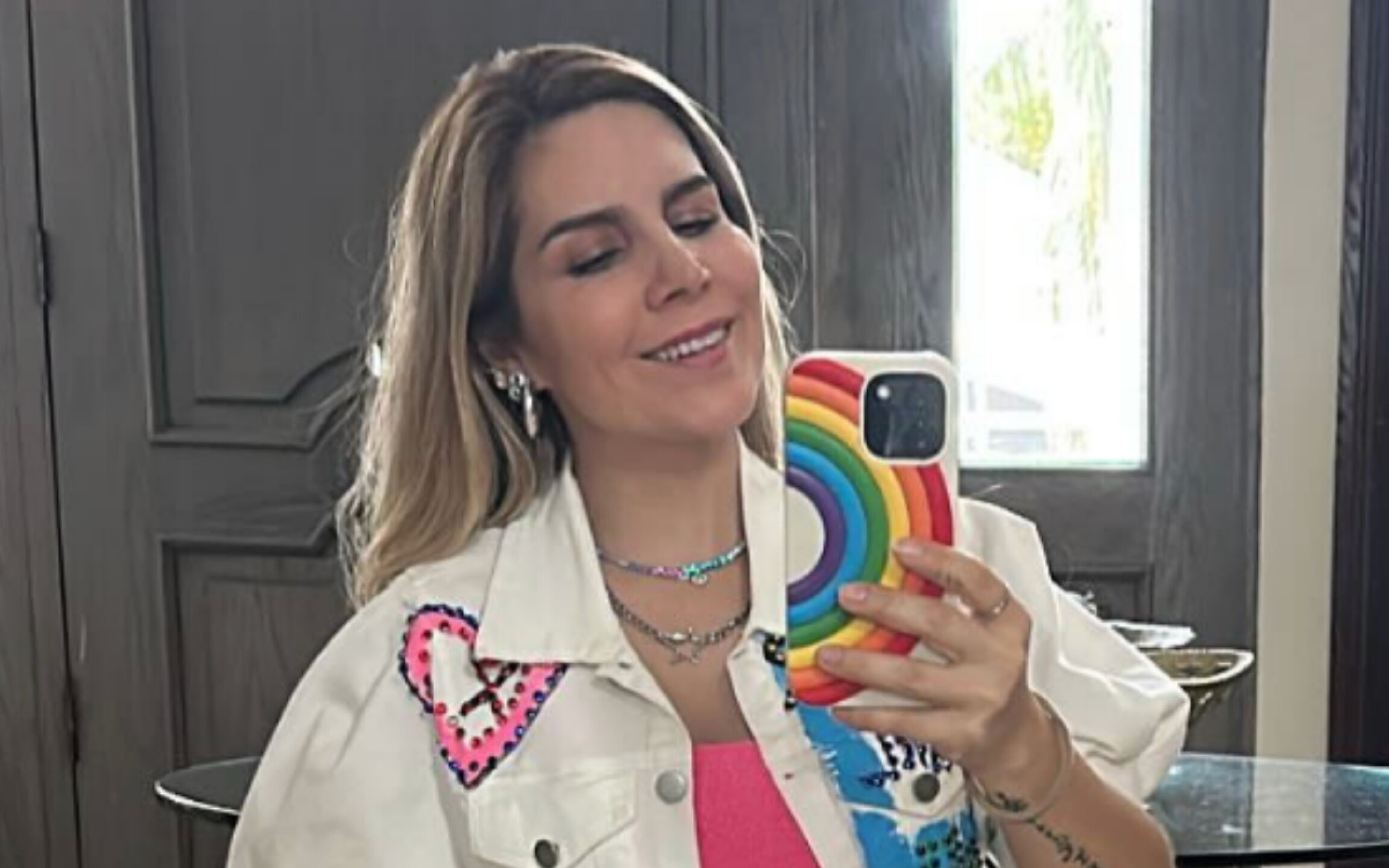 Karla Panini reaparece en evento religioso