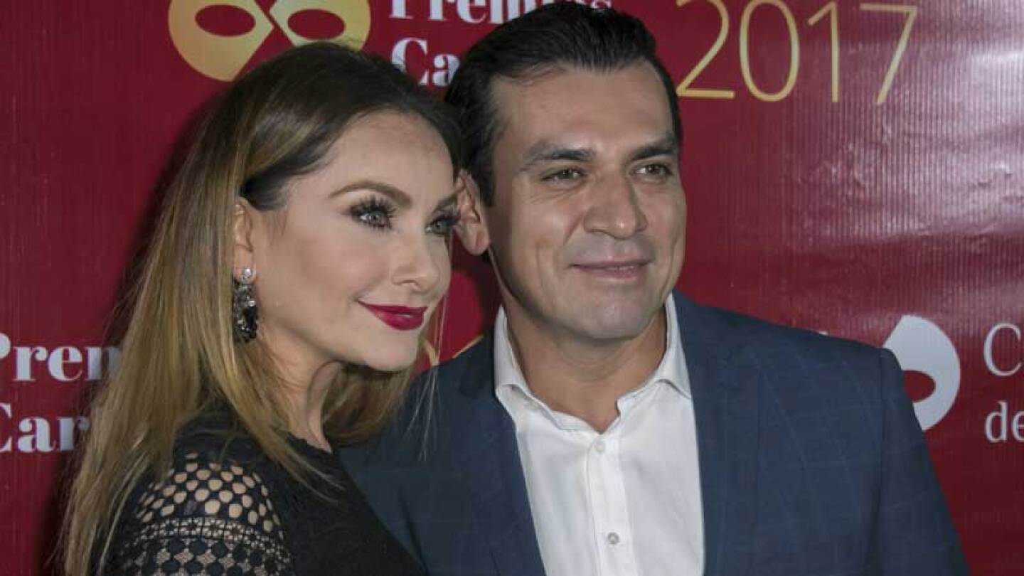 La pareja se ve que lleva muy buena relación.