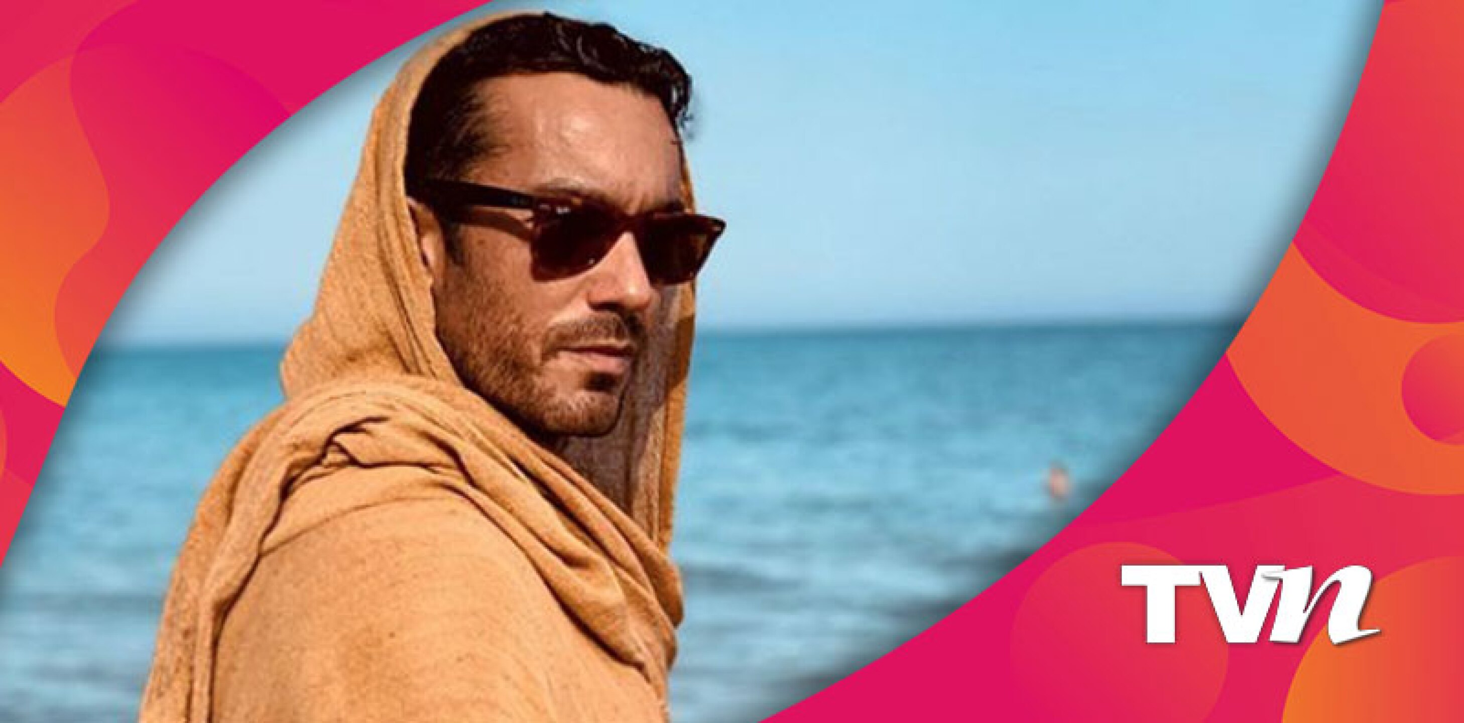 Instagram @aarondiaz