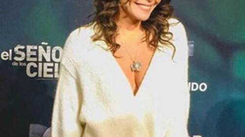 Recibió criticas en Twitter por su atuendo.